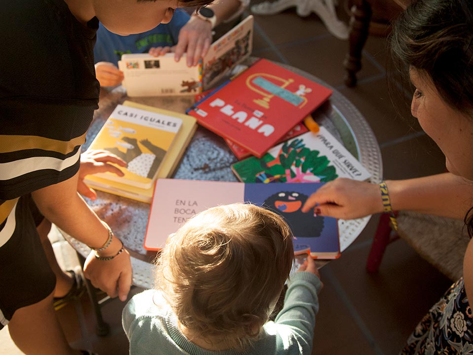 Bienal BLIP de literatura e ilustración infantil organizada por Pantalia" Bienal BLIP de literatura e ilustración infantil organizada por Pantalia