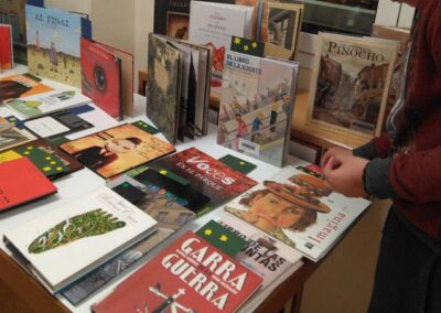 ¡Libro a la vista! Divulgación, publicaciones. Pantalia Gestiones Culturales